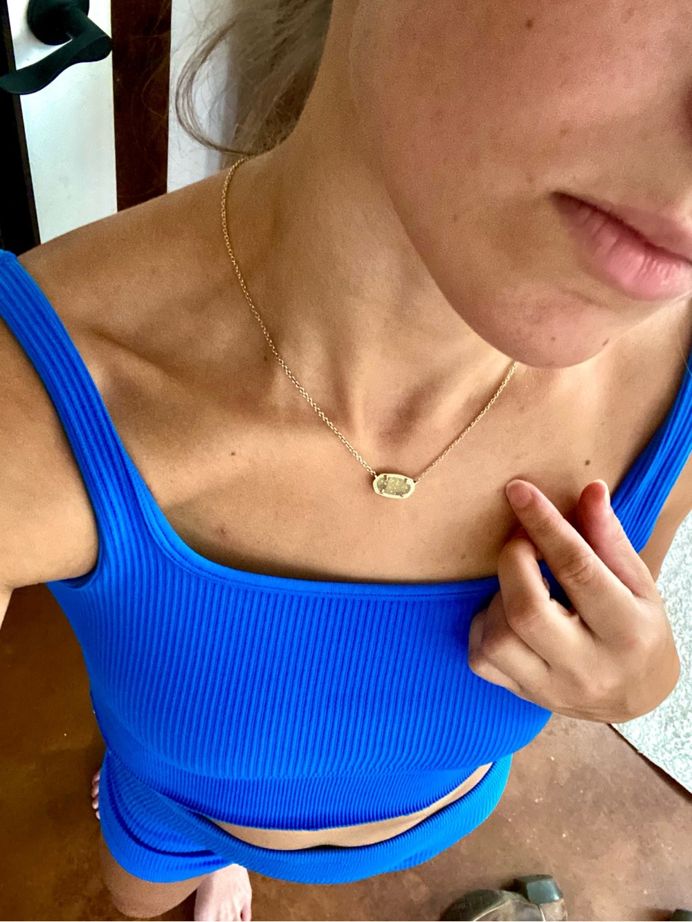 Kendra Scott Elisa Gold Pendant Necklace with Neutral Stone